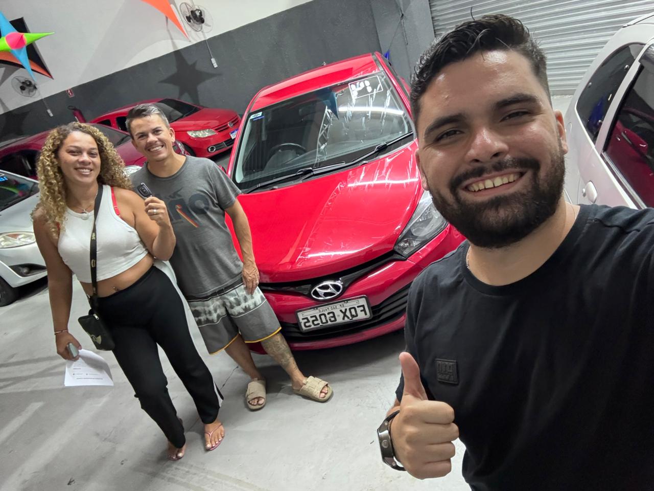 Cliente com Hyundai vermelho